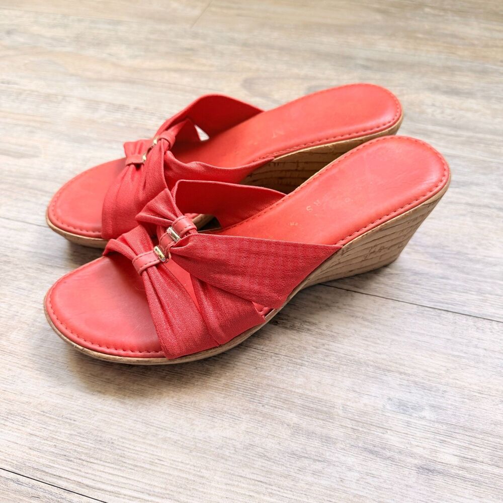 Italian Shoemakers Red Satin Slide Sandals Women’s Size 7/7.5  Made in Italy